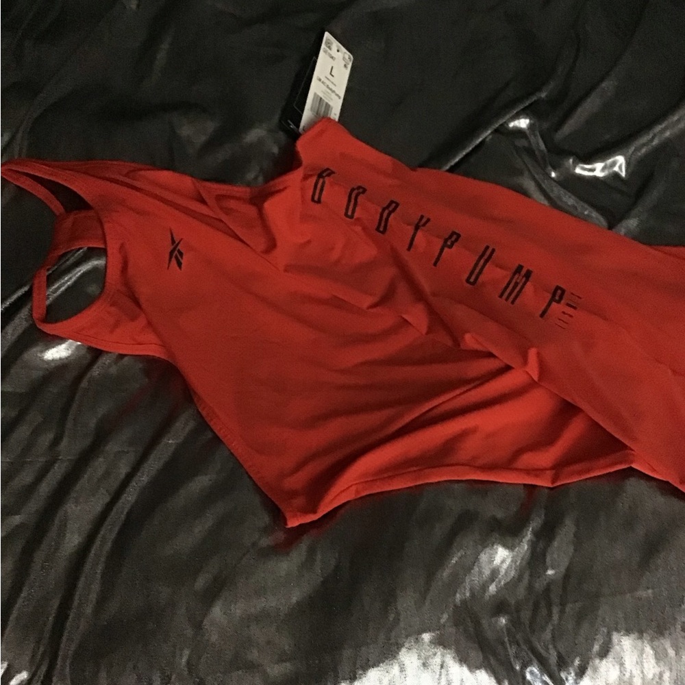 Reebok Les Mills ActivChill Athletic top Large